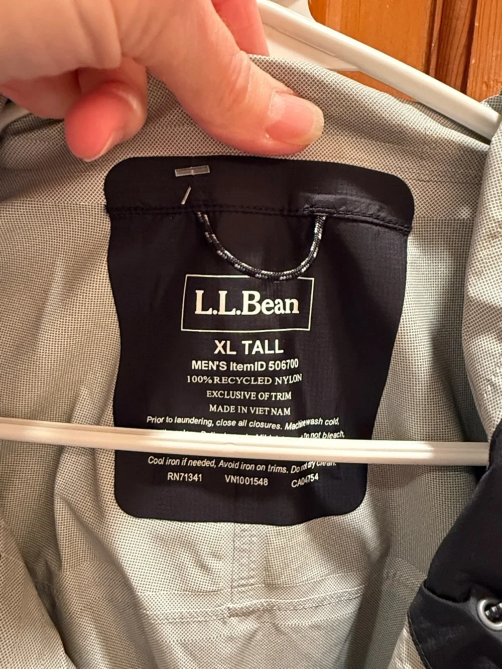 L.L. Bean Men’s Hooded Rain Jacket in Black with Light Gray Lining - Picture 2 of 5